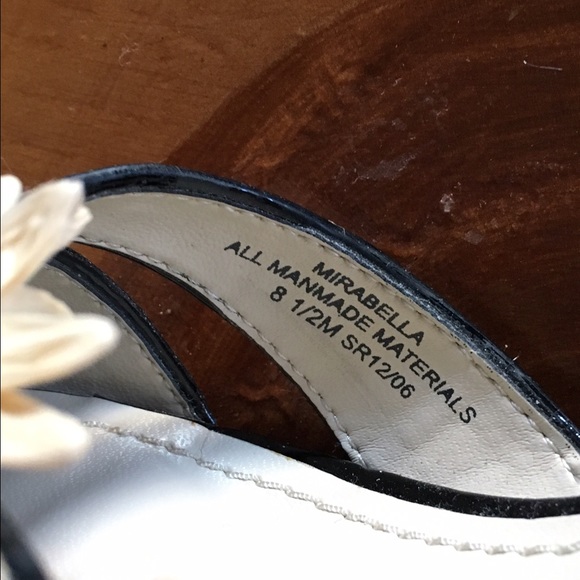 Liz Claiborne Wedge Sandle - Picture 6 of 8